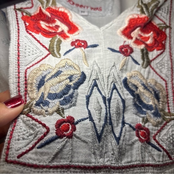 Johnny Was White Blouse with Red and Blue Embroidery - Picture 11 of 16